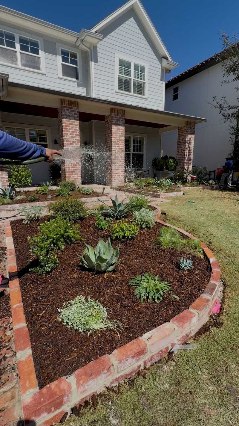 Create layered cover without crowding the house