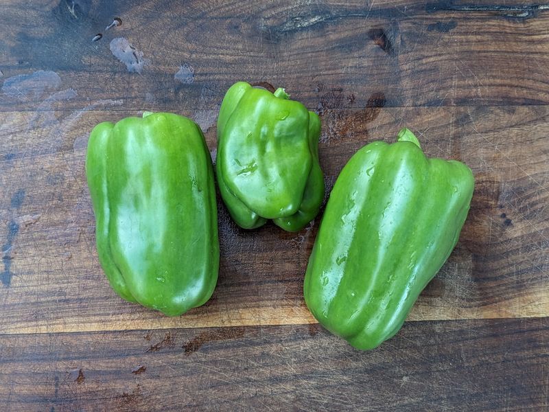 Small, thin-walled peppers do not identify one culprit Small, thin-walled peppers do not identify one culprit