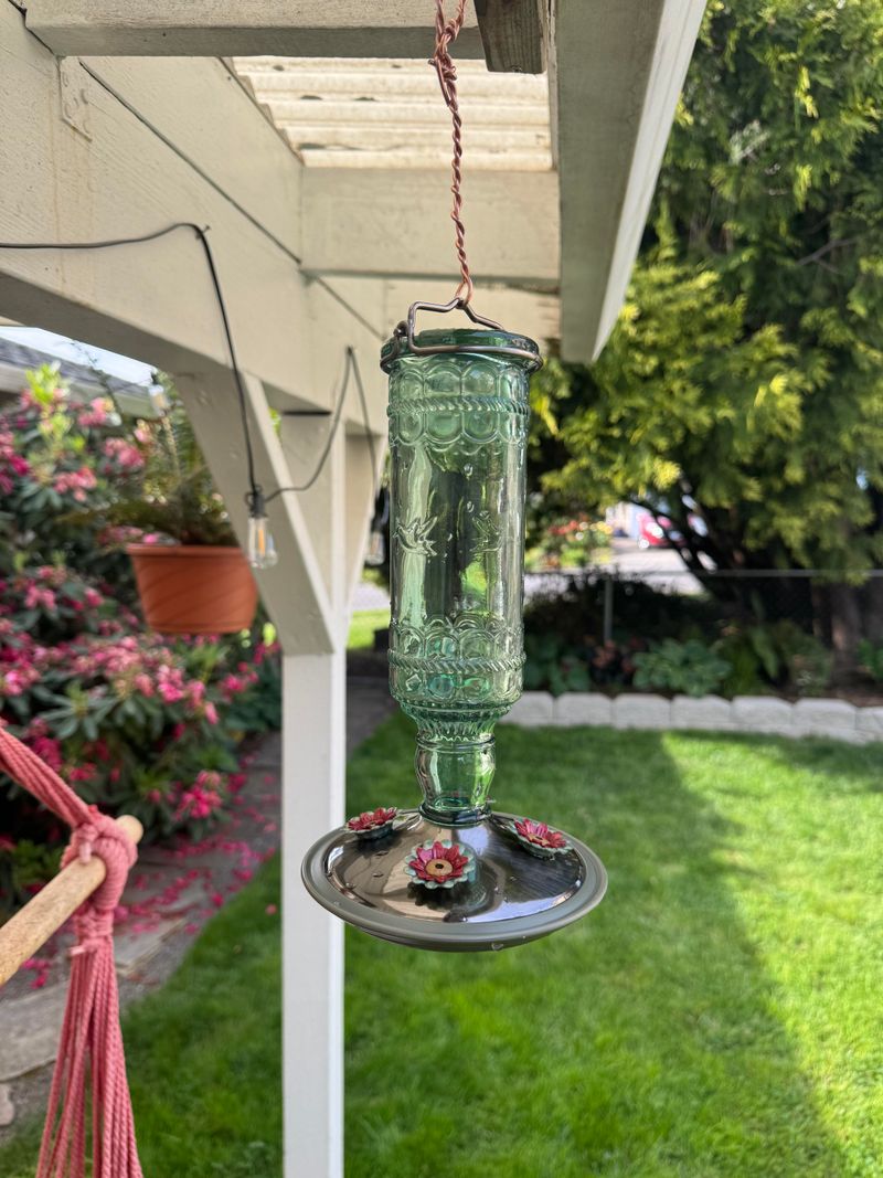 A quiet feeder is not automatically a warning sign
