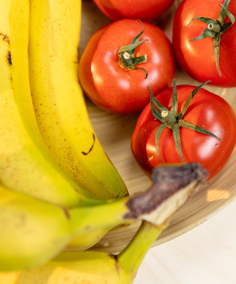 A ripe banana supplies a useful ripening signal
