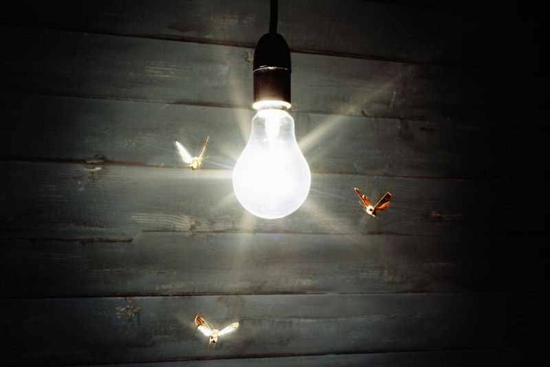 Could the porch light be part of the pattern?