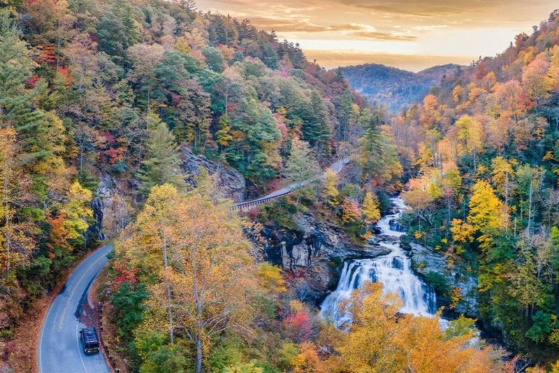 Why North Carolina’s Fall Color Is Peaking in Strange Pockets Instead of Along the Usual Drive