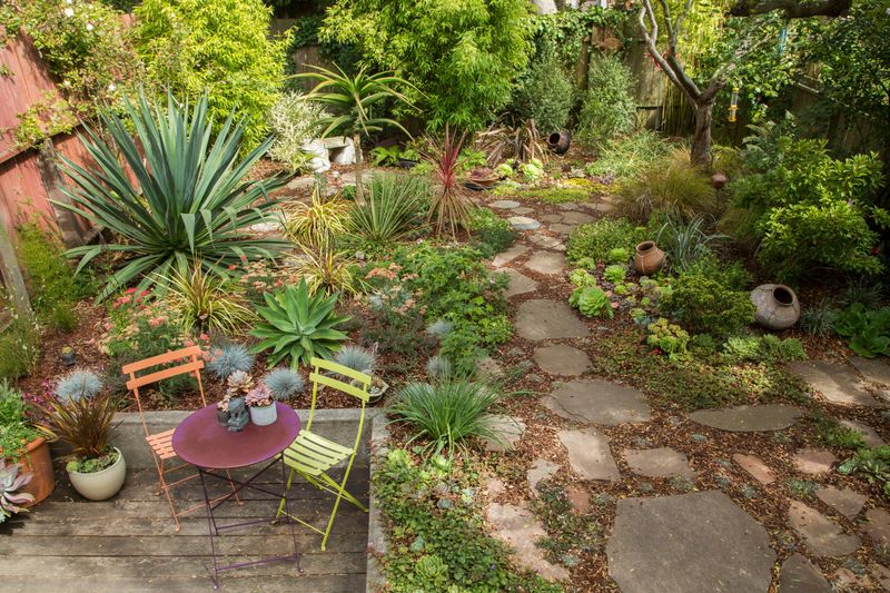A small refuge can fit into a maintained yard