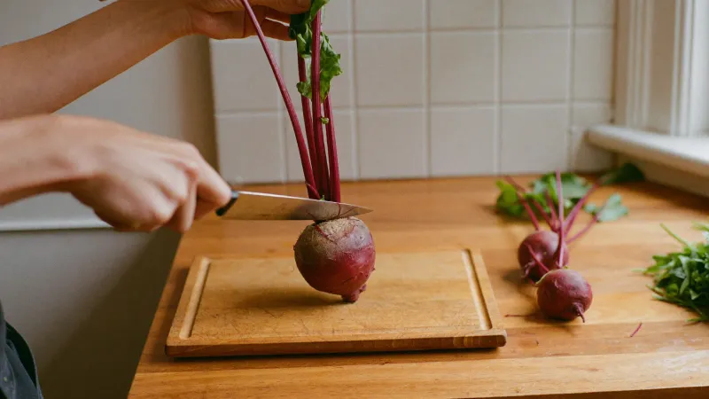 Choose and trim roots before storing