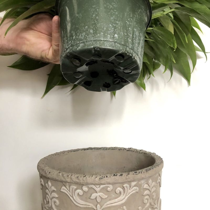 Using a Pot Without Drainage Holes Using a Pot Without Drainage Holes